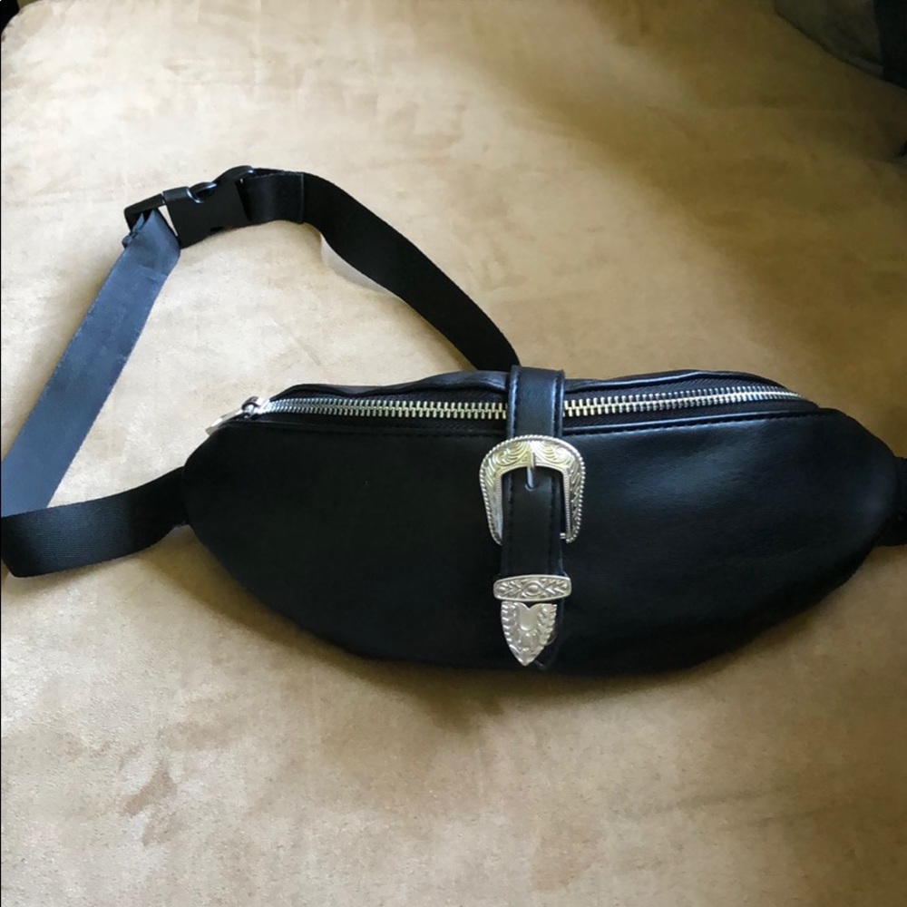 Fanny Pack Belt Buckle Design